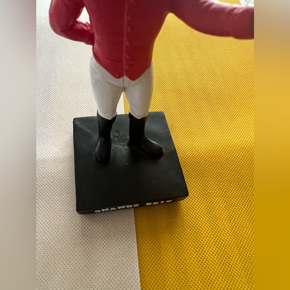 Barack Obama 7 Inches Tall Polyresin Bobblehead Action Figure - Picture 11 of 12